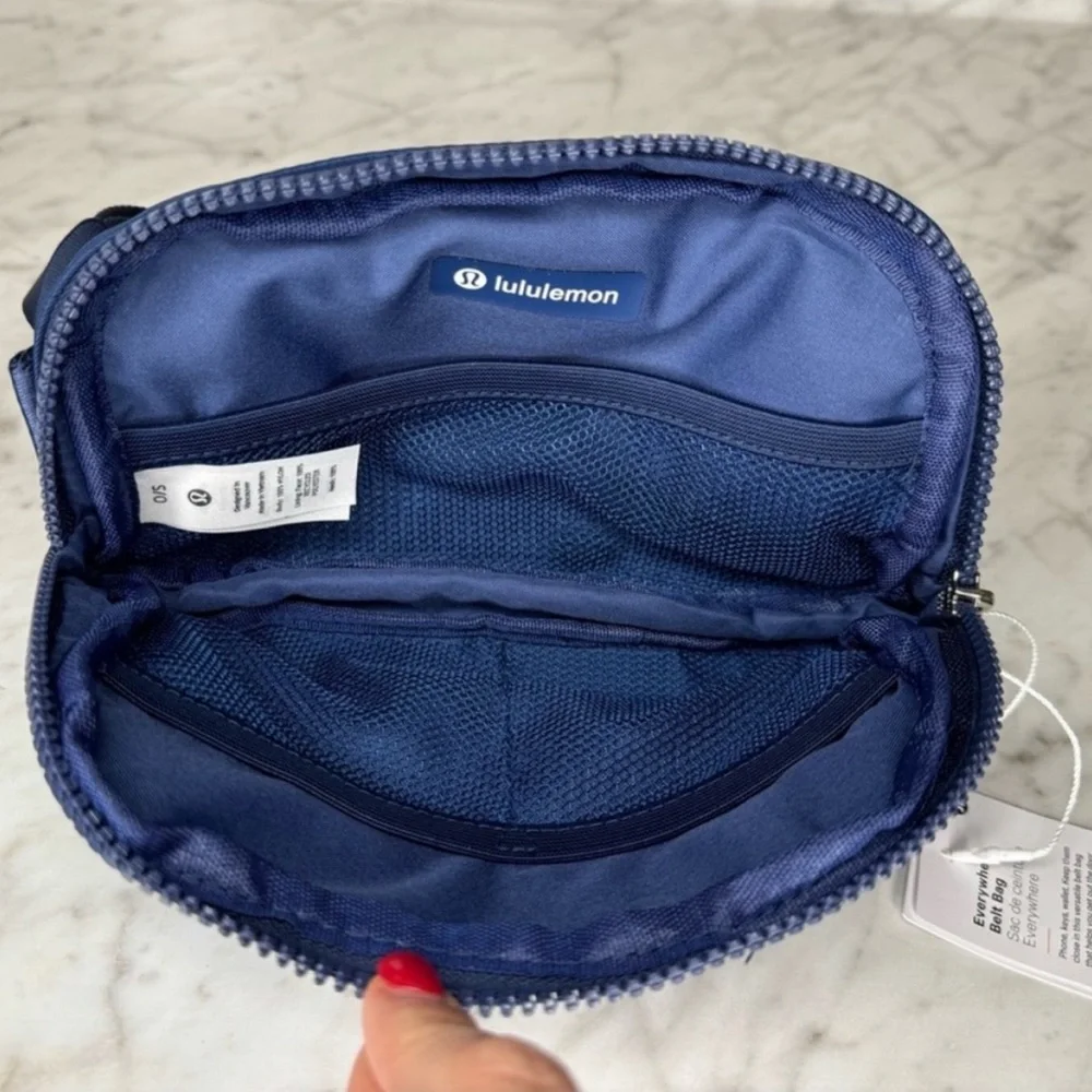 Lululemon Crossbody Beltbag 1L -L - Picture 3 of 3